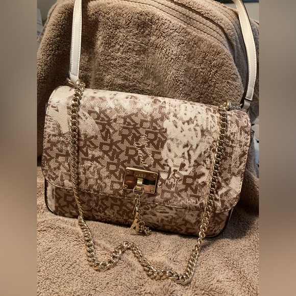 NWOT DKNY CLEO MEDIUM SHOULDER FLAP BAG CROSSBODY PURSE